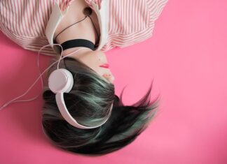Jak długo można słuchać muzyki przez słuchawki?