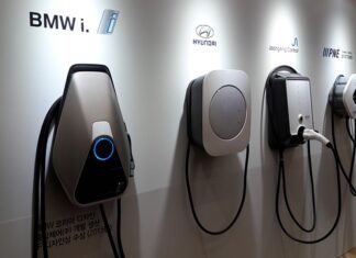 Czy można ładować telefon ładowarka od innego telefonu?