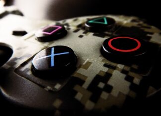 Czy PlayStation 5 ma wejście na płyty?