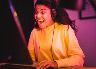 Samsung Odyssey OLED G8 – przygotuj się na wciągające wrażenia z rozgrywki Samsung Odyssey OLED G8